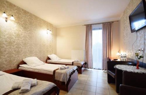 Tuszyn House | Hotelik Bej