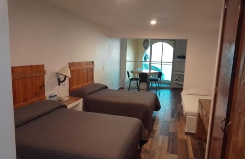 Manzanillo Hotel | Hotelito Escondido
