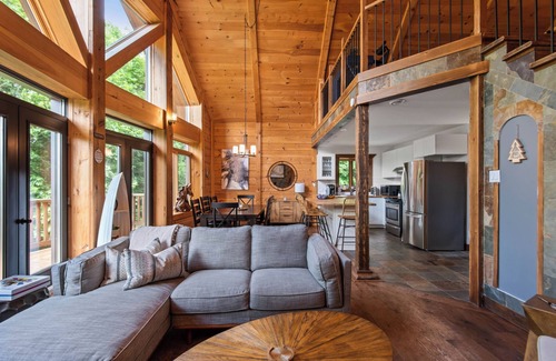 Val-des-Lacs Ski Chalet | HotTub-BBQ-BasketBall-Fireplace-Smart TV-Tremblant