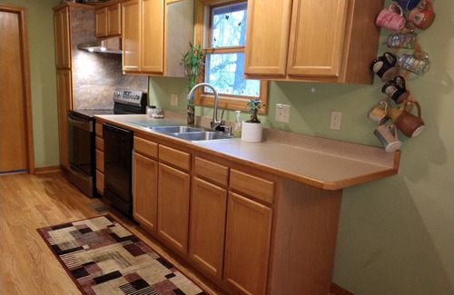 Boone Cabin | HOTTUB Freshwater salt system. Cabin is a five minute walk to App ski slopes