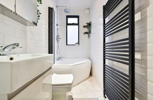 Finchley House | HotTub Spacious Garden house