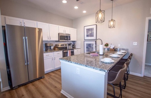 Oxford Cottage | Hotty Toddy Hideaway - Modern Cottage!