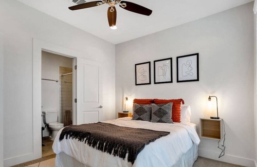 Washington Ave./ Memorial Park House | HOU Gold Experience STR · Stunning Townhouse with Rooftop Terrace. No Cleaning Fee~