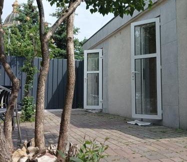 Petropavlivs'ka Borshchahivka Apartment | House&House 84