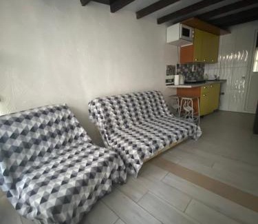 Petropavlivs'ka Borshchahivka Apartment | House&House 84