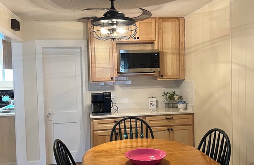 Houghton Lake Heights House | Houghton Lake Heights cottage right on the water!
