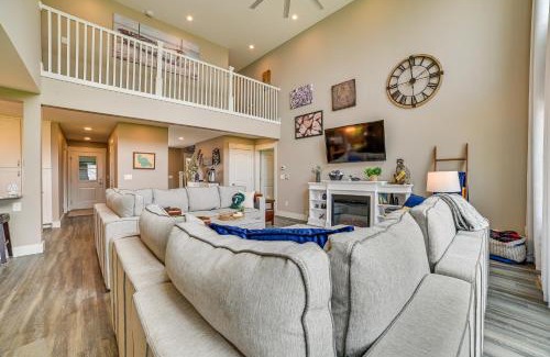 Houghton Lake House | Houghton Lake Home with Private Dock and Kayaks!