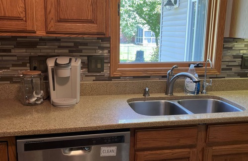 University Heights House | House 1/2 miles to Kinnick Stadium in University Heights