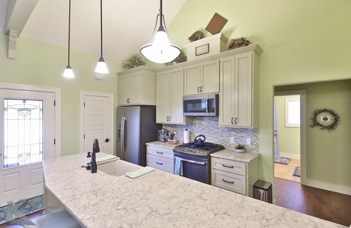 Abilene House | House 1 mile from ACU with outside gazebo