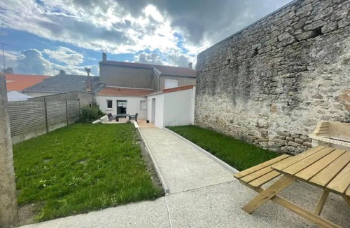 Chambretaud House | House 10/12pers town center 5mn from Puy Du Fou "AU COEUR DU BOURG