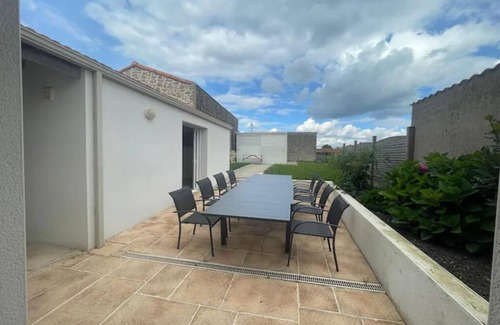 Chambretaud House | House 10/12pers town center 5mn from Puy Du Fou "AU COEUR DU BOURG