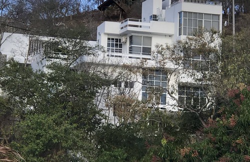 Puerto Angel House | House 100 meters from the Pantheon beach, with private pool and splendid atmosphere.