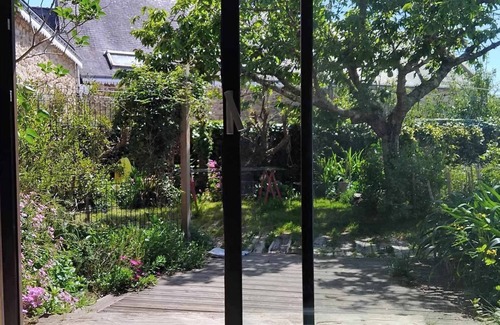 Saint-Gildas-de-Rhuys House | House 1827, walking distance to the beach, 3 people