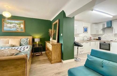 North Tidworth Apartment | House 1905 - Self Catering Serviced Apartment