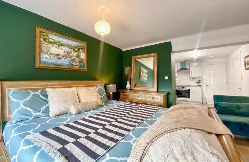 North Tidworth Apartment | House 1905 - Self Catering Serviced Apartment