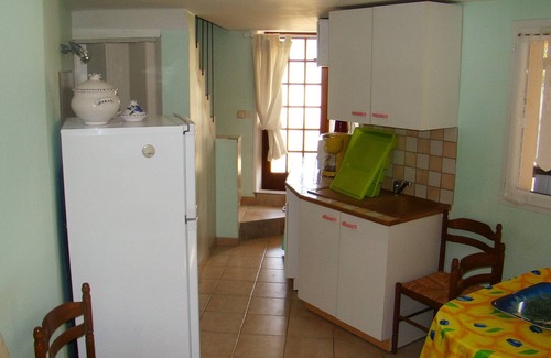 Mormoiron House | House, 2 bedrooms 4/5 pers. Residents swimming pool. Private parking.