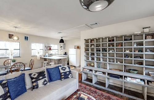 Dripping Springs House | House +2 cabins + Hot Tub & Pool