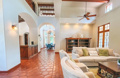 Morriston House | House 20 Acres/Barn/Stalls