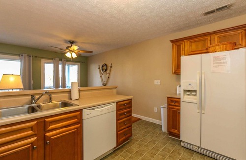 Leesburg House | House # 26 Bay Bungalow (pet friendly) Lake View