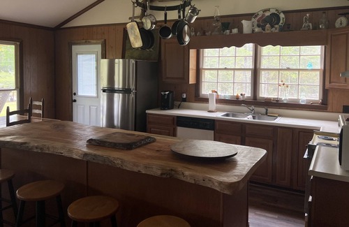 East Dublin House | House 2bedroom, 2 bath Home away from home, 2 miles from town,