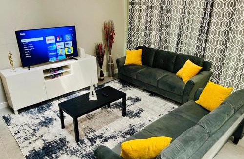 Loughman House | House 3-Bed 2,5-Bath FREE Parking with Washer Dryer inside