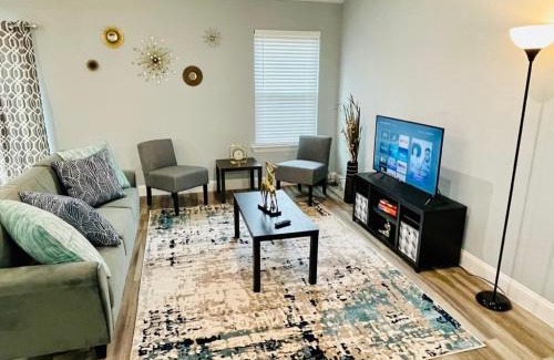 Grogan's Mill House | House 3 Bed, 2Bath, FREE Parking in The Woodlands