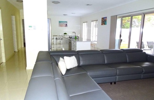 Port Hughes House | House ∙ 3 bedrooms ∙ 8 guests