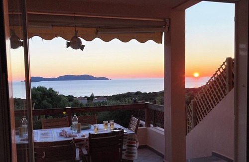 Lumio House | House 4/6 persons- 2 bedrooms- Exceptional garden and sea view, 8mn walk to the beach