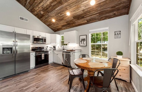 Fort Payne House | House ∙ 4 bedrooms ∙ 12 guests