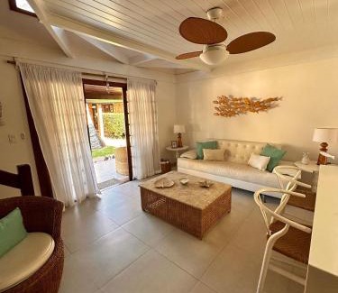 Manguinhos House | House 4 Minutes from Manguinhos Beach with Pool, Sauna, and Kids' Area