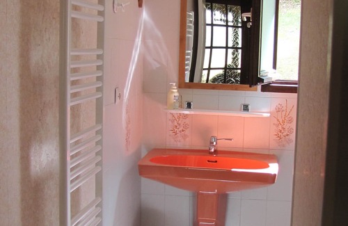 Grande-Riviere-Chateau House | House 4 to 8 people on a hill overlooking a lake, altitude 950 meters