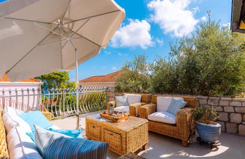 Lumbarda House | House 4 You