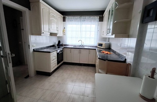 San Isidro House | House 5 min from the South Airport-Ideal for families-Children's play area-Terrace-BBQ