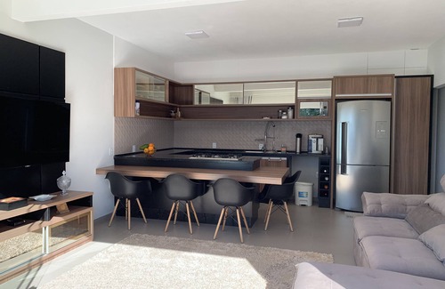 Praia da Armacao do Itapocoroi House | House 50 meters from the beach, 3 km Beto Carreiro