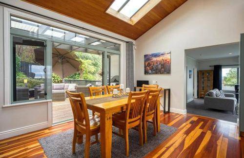Acacia Bay House | House ∙ 6 bedrooms ∙ 10 guests