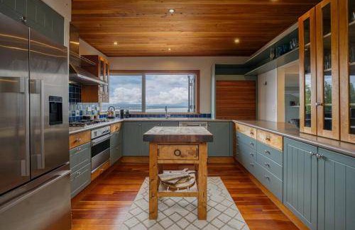 Acacia Bay House | House ∙ 6 bedrooms ∙ 10 guests