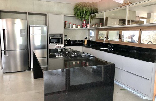 Canto do Mar House | House, 6 suites. Cond Paraíso, just a few steps from the beach!