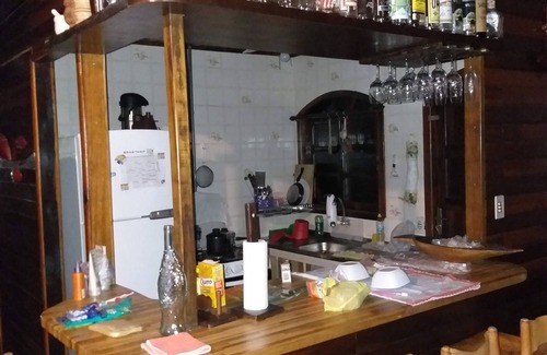 Prumirim House | House, 8 people, 5 bedrooms, 4 bathrooms. Open cond, concierge, 24-hour rounds.