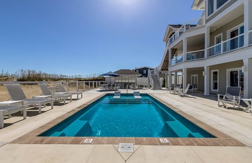 Sandbridge House | House ∙ 9 bedrooms ∙ 22 guests
