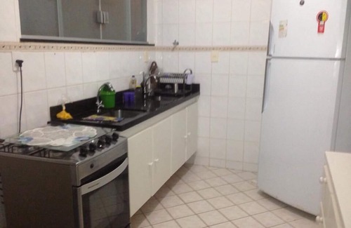 Vilas do Atlantico House | HOUSE AIR IN 6/4, 50 METERS FROM THE BEACH, NET, NETFLIX SWIMMING POOL, EVENTS ACCEPTED.