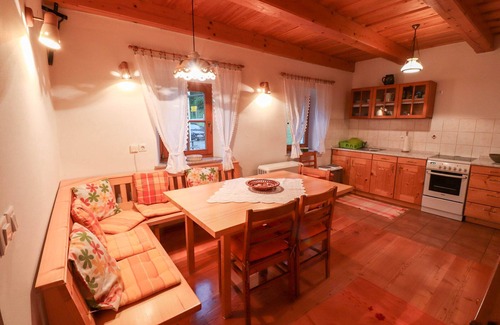 Dovje Cottage | House Alpine Rose - Apartment Toni