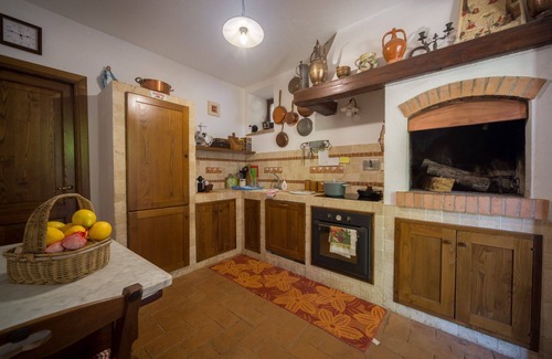 Avigliano Umbrio House | House among the oaks max 6 people