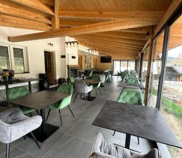 Jezerce Bed & Breakfast | House Ana