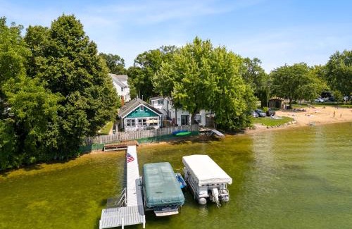 Lake Mills House | House and BoatHouse