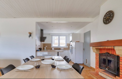 Brem Sur Mer Ski Chalet | House and garden for 4 in Brem-sur-Mer
