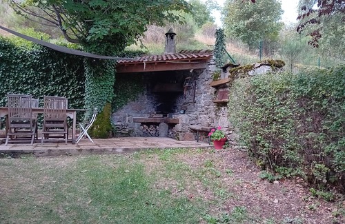 Cellier-du-Luc House | House and garden for 6 people near lakes and hiking trails
