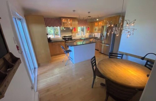 Lac-Brome House | House and treehouse near 2 ski resorts