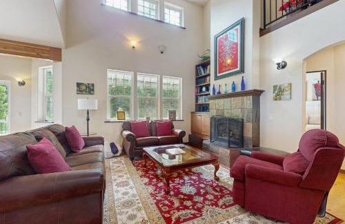 Leavenworth House | House at Eagle Creek