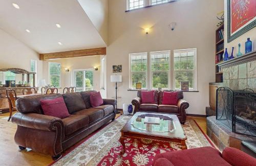 Leavenworth House | House at Eagle Creek