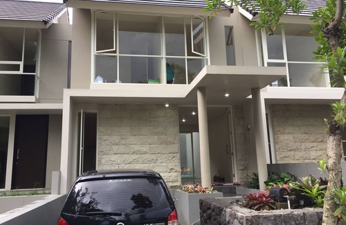 Prigen Villa | House at Taman Dayu